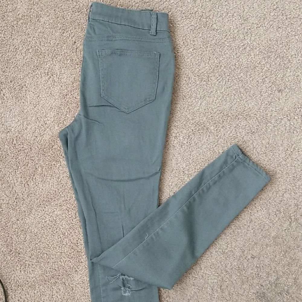 Gray Jeans - Picture 4 of 4